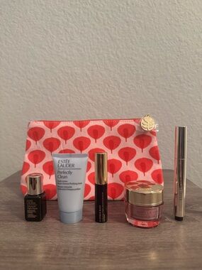 Estée Lauder set - serum, cleanser, mascara, peptide cream and lipstick